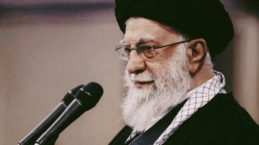خامنه ای: در برابر مزدوران کوتاه نخواهیم آمد