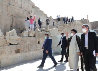 Ibrahim Raisi insulting Iranians in Persepolis