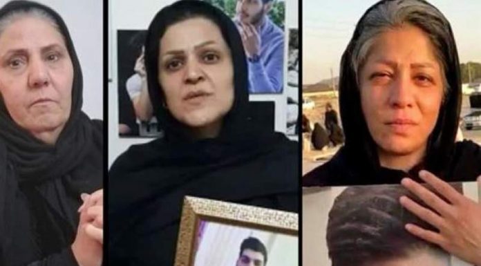 Khamenei’s duel to return to the dark 60s; Mass arrest of the families of Aban 98 and Jafar Panahi