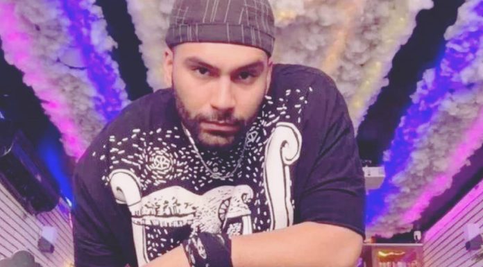 The IRGC guard who had arrested Mohsen Shekhari, was hit by three bullets of the Iranian partisans